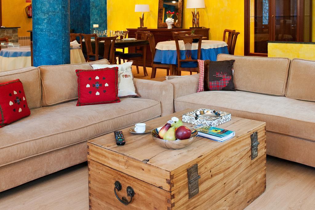 Apartaments Sant Bernat กานีโญ ภายนอก รูปภาพ